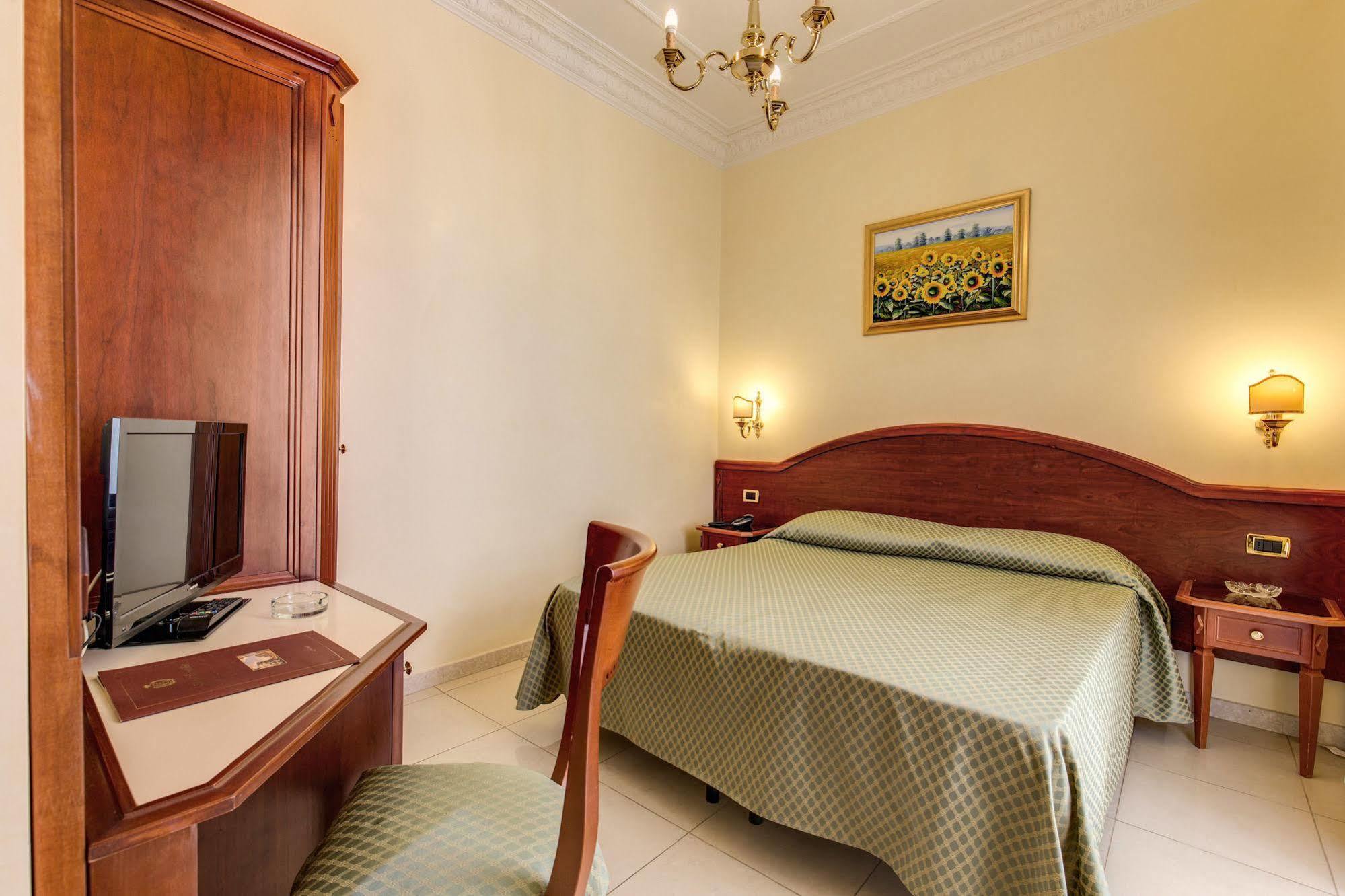 רומא Hotel Contilia מראה חיצוני תמונה