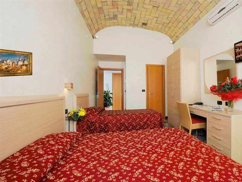 רומא Hotel Contilia מראה חיצוני תמונה